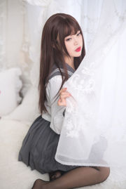 [Ảnh cosplay] Cô chị dễ thương-Bai Ye - Cô gái mặc đồng phục lụa đen