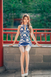 [Cosplay] Coser Kurokawa Populer - Cheongsam Biru dan Putih